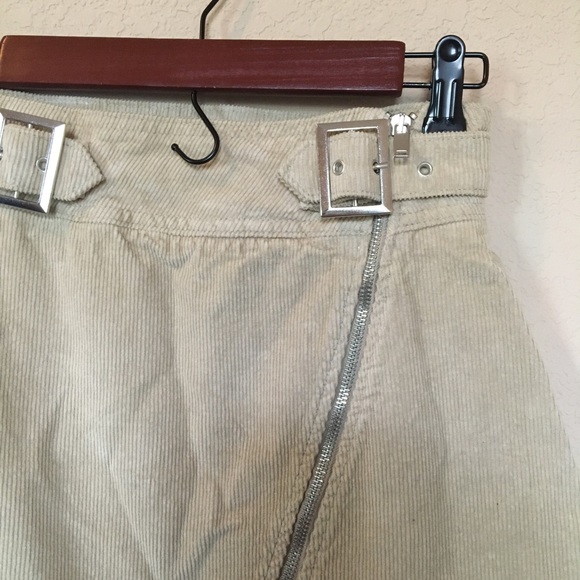 [SOLD] Urban Outfitters harmony corduroy zip skirt - Picture 4 of 5